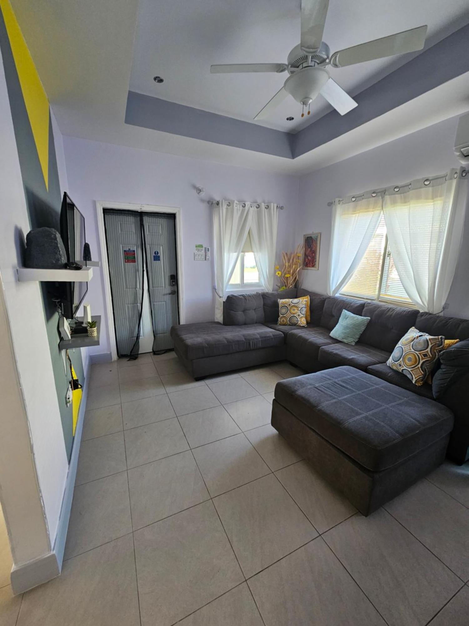 Summer Breeze Villa Lucea Exterior photo